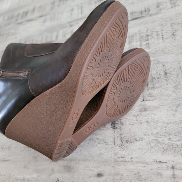 UGG Meredith Wedge Brown Leather Bootie 11 - Picture 5 of 16